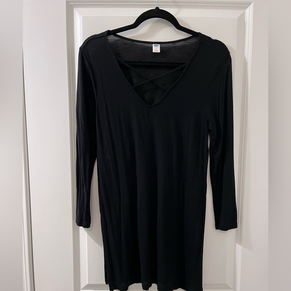 Old navy tunic Black Size small Side slits on both sides. Cross cross at chest